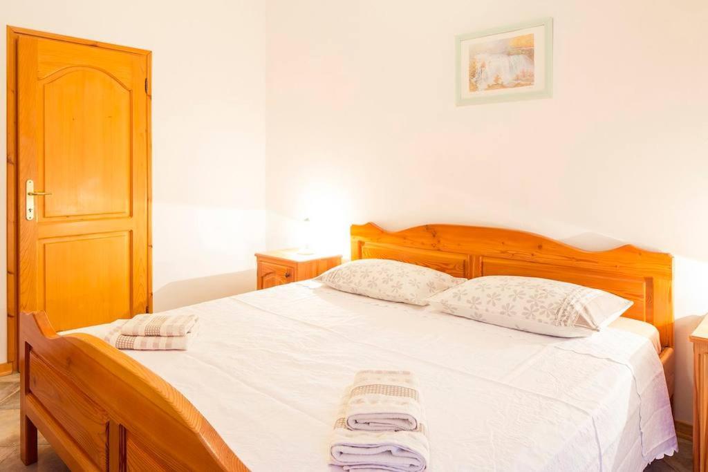 באלה Apartments Sara מראה חיצוני תמונה