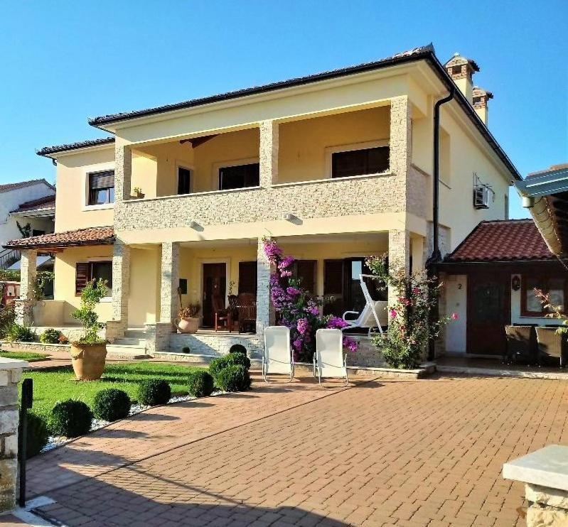 באלה Apartments Sara מראה חיצוני תמונה