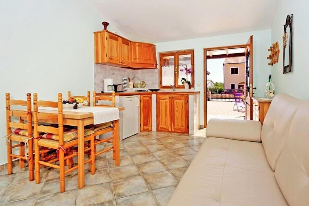 באלה Apartments Sara מראה חיצוני תמונה