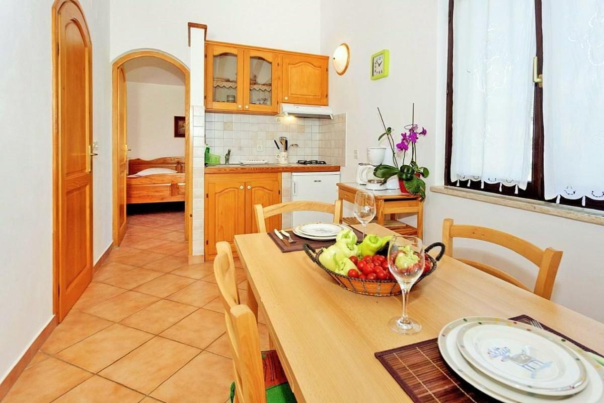 באלה Apartments Sara מראה חיצוני תמונה